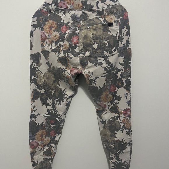 Women’s Large Hue Floral Jeggings - Picture 2 of 2